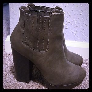 High heel boots